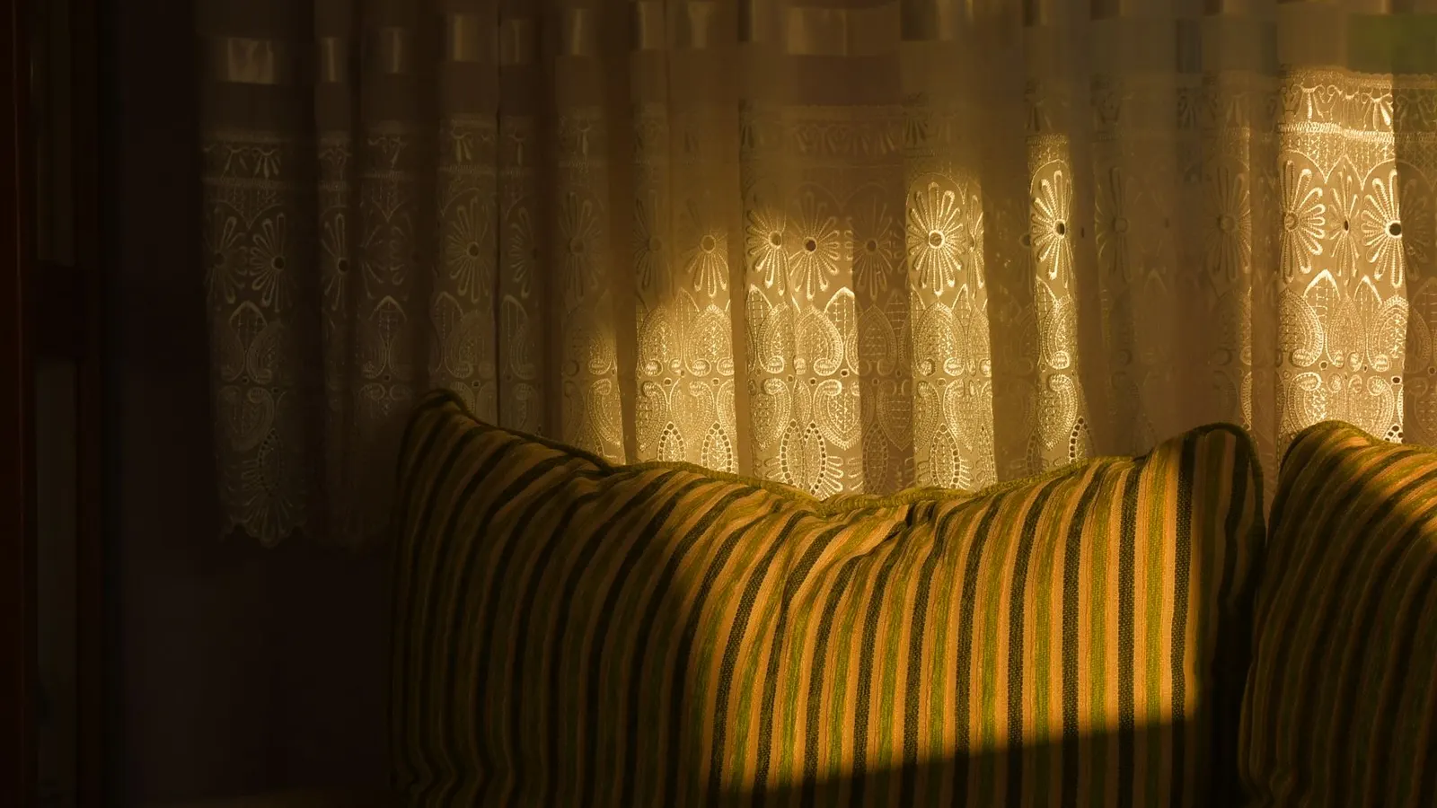 Light-filtering Curtains